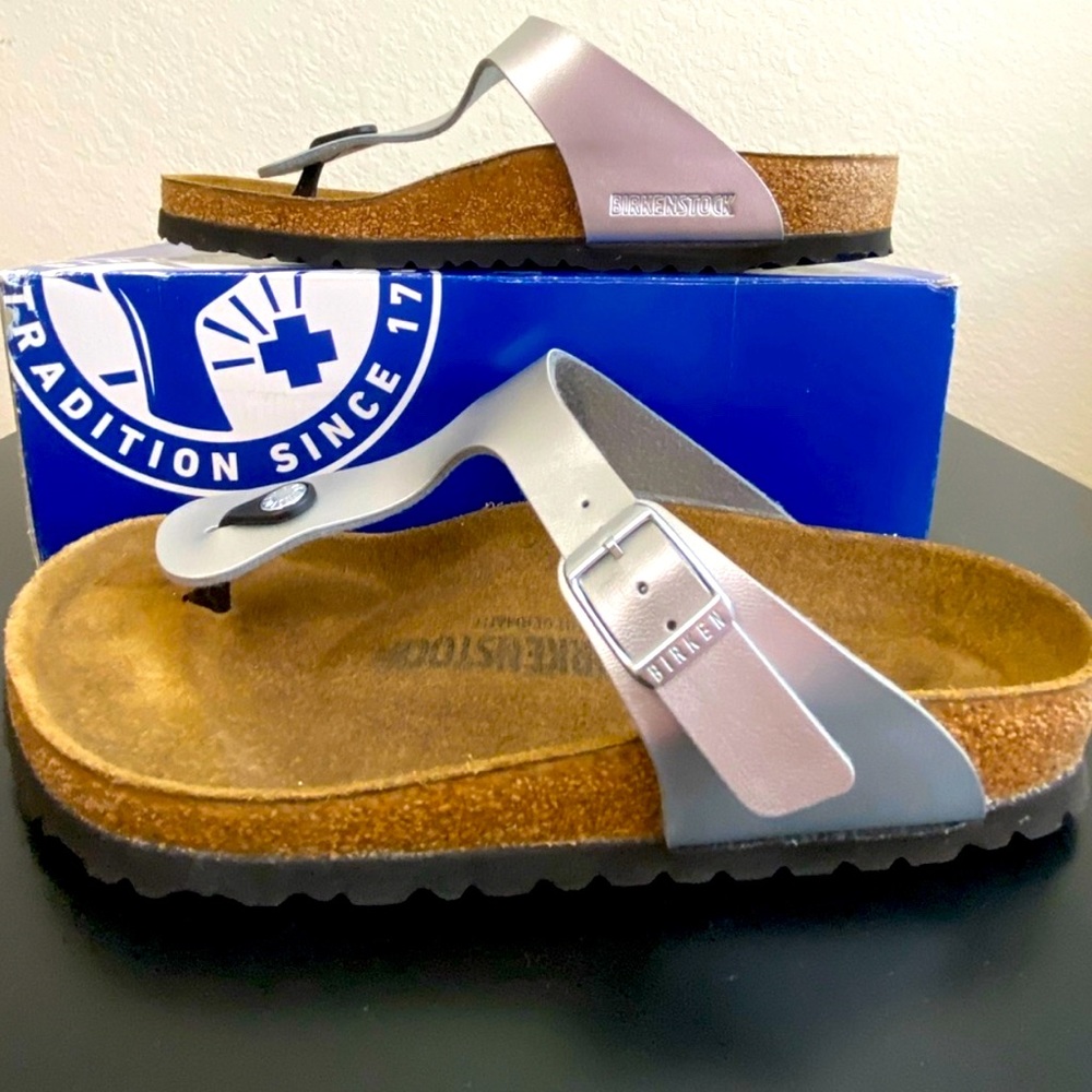 New Birkenstock Women's Gizeh Sandals 9 medium